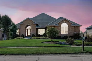 381 Sunset Dr, Carlisle, OH 45005 - Photo 1
