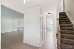 6683 Tylersville, West Chester, OH 45069 - Photo 8