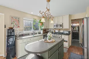 183 Feist Manor Dr, Delhi Township, OH 45238 - Photo 6