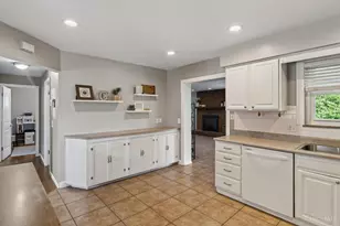 5662 Green Acres Ct, Green Township, OH 45248 - Photo 10