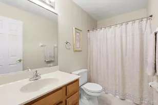 3251 Sycamore Woods Ln, Hamilton, OH 45011 - Photo 8
