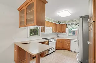 9648 Symbola Dr, Symmes Township, OH 45140 - Photo 4