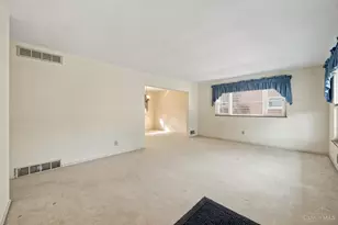 5137 Grosse Pointe Ln, Cincinnati, OH 45238 - Photo 6
