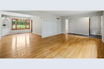 1020 Cloverfield Lane, Springfield Township, OH 45224 - Photo 6