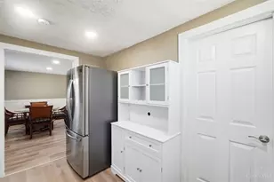 11049 Corine Ave, Blue Ash, OH 45242 - Photo 16