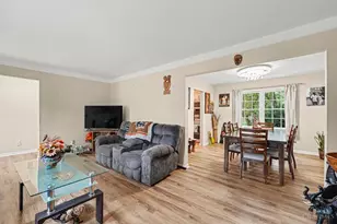 3113 Sunnyhollow Ln, Green Township, OH 45239 - Photo 6