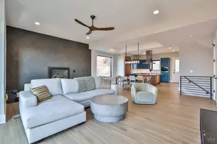 128 Goethe St, Cincinnati, OH 45202 - Photo 8