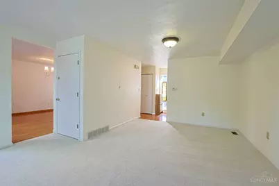 9957 Timbers Drive, Blue Ash, OH 45242 - Photo 8