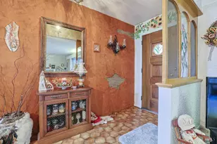 4239 Marcrest Dr, Green Township, OH 45211 - Photo 4