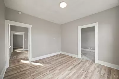 529 Knightsbridge Drive, Hamilton, OH 45011 - Photo 6
