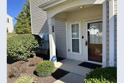 956 Crossing Pointe, Springfield Township, OH 45231 - Photo 2