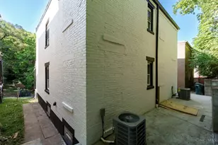 124 Valencia St, Cincinnati, OH 45219 - Photo 30