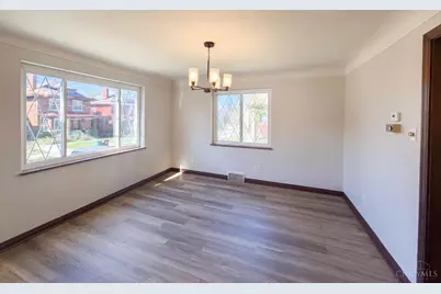 966 Oakland Avenue, Cincinnati, OH 45205 - Photo 8