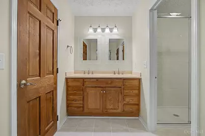 615 Queensgate Road, Springboro, OH 45066 - Photo 32
