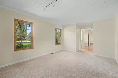 615 Queensgate Road, Springboro, OH 45066 - Photo 12