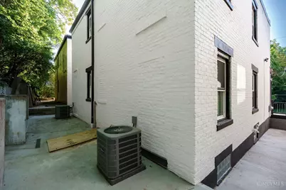 124 Valencia Street #2, Cincinnati, OH 45219 - Photo 4