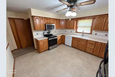236 W Taylor School Road, Wayne Township, OH 45013 - Photo 2