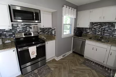 10 Damon Road, Green Hills, OH 45218 - Photo 4