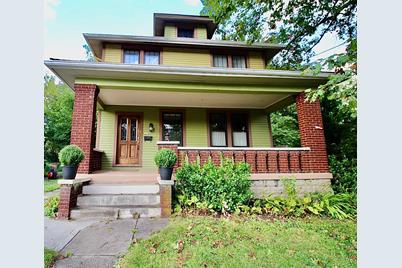 320 E Sharon Road - Photo 1