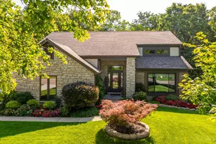 8718 Eagle Ridge Dr, West Chester, OH 45069 - Photo 1