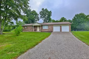 1024 Lorelei Dr, Perry Township, OH 45118 - Photo 1