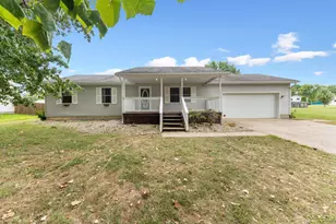 205 Douglas Cir, Georgetown, OH 45121 - Photo 1
