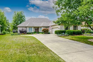 1267 Club View Dr, Centerville, OH 45458 - Photo 1
