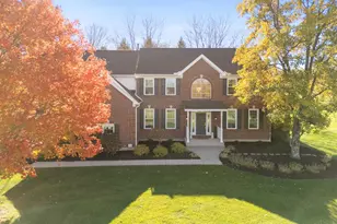 5518 Chancellor Ln, Hamilton Township, OH 45152 - Photo 1