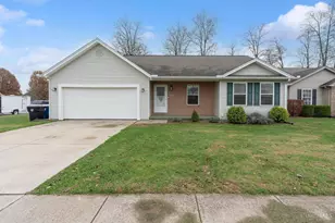 588 John Chambers Dr, Wilmington, OH 45177 - Photo 1