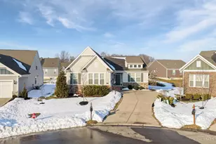 1382 Brookchase Cir, Hamilton Township, OH 45039 - Photo 1