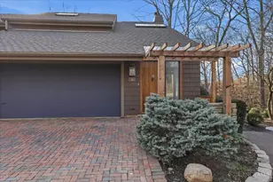 11 Spring Hill Dr, Mariemont, OH 45227 - Photo 1