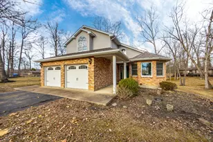 104 Waynoka Dr, Franklin Township, OH 45171 - Photo 1