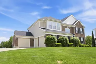 1220 Fox Hollow Dr, Lebanon, OH 45036 - Photo 1