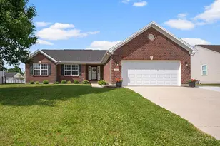 303 E Arlington Dr, Trenton, OH 45067 - Photo 1