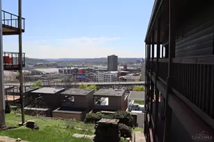 399 Oregon St, Cincinnati, OH 45202 - Photo 1