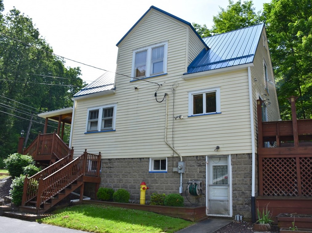 606 Williamson Rd, Meadville, PA 16335