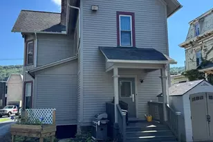 1412 Liberty St, Franklin, PA 16323 - Photo 2