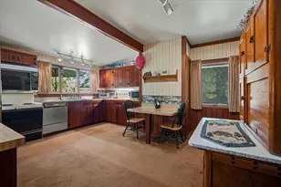 142 Evans Dr, Clairton, PA 15828 - Photo 10