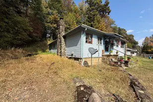 238 Causeway Dr, Franklin, PA 16323 - Photo 4