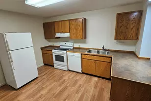 305 13th St - Apt J, Franklin, PA 16323 - Photo 2