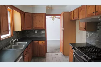 1310 South  Hermtitage Rd, Hermitage, PA 16148 - Photo 10