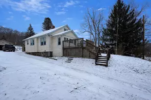 1118 Old Mercer Rd, Franklin, PA 16323 - Photo 1