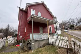 212 Lincoln St, Oil City, PA 16301 - Photo 2