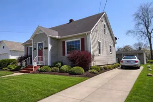 749 E 32nd St, Erie, PA 16504 - Photo 2