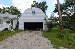744 Grove St, Saint Petersburg, PA 16054 - Photo 2
