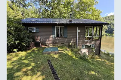 1094 River Dr, Franklin, PA 16323 - Photo 2