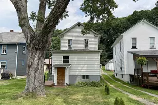 223 Pacific St, Franklin, PA 16323 - Photo 6