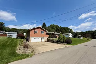 339 Pinoak Dr, Franklin, PA 16323 - Photo 2