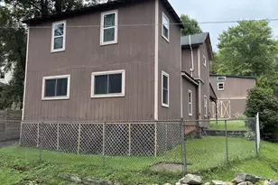 224 Congress Dr, Oil City, PA 16301 - Photo 2