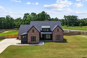 190 Brooks Dr, Gladewater, TX 75647 - Photo 2